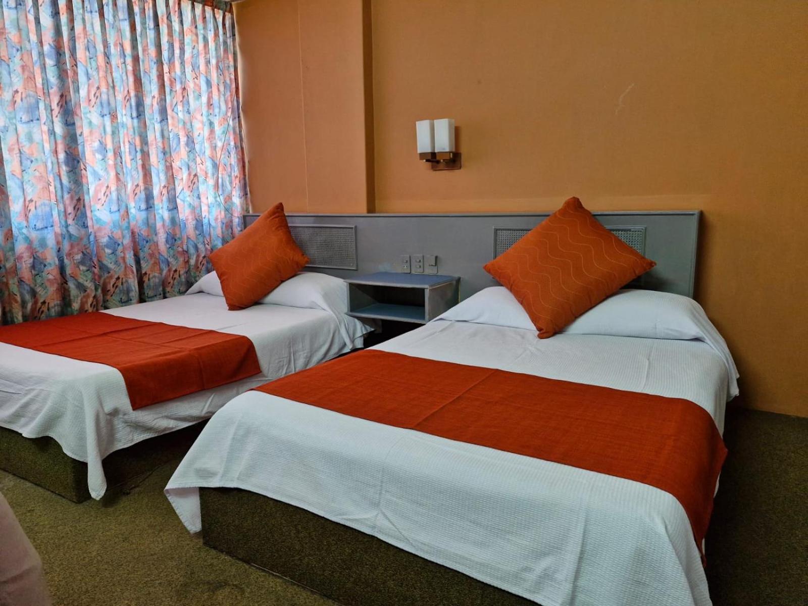 Hotel Parador Del Rio 13/95