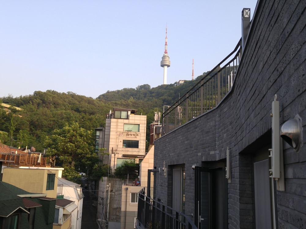 Myeongdong Artmonstay Guesthouse 68/74
