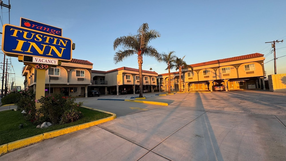 Orange Tustin Inn 57/62