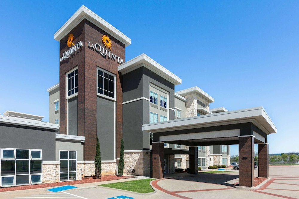 La Quinta Inn and Suites by Wyndham Ft. Worth - Burleson 48/53