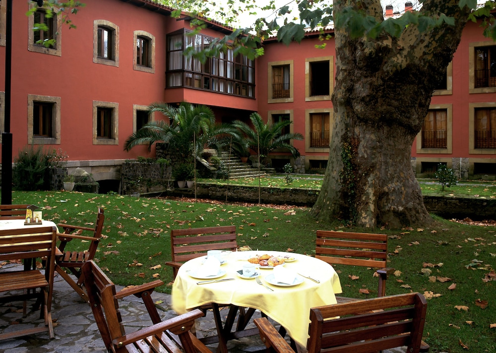 Parador de Gijon 47/50