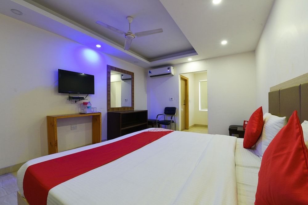 Airport Hotel Mahal 11/50
