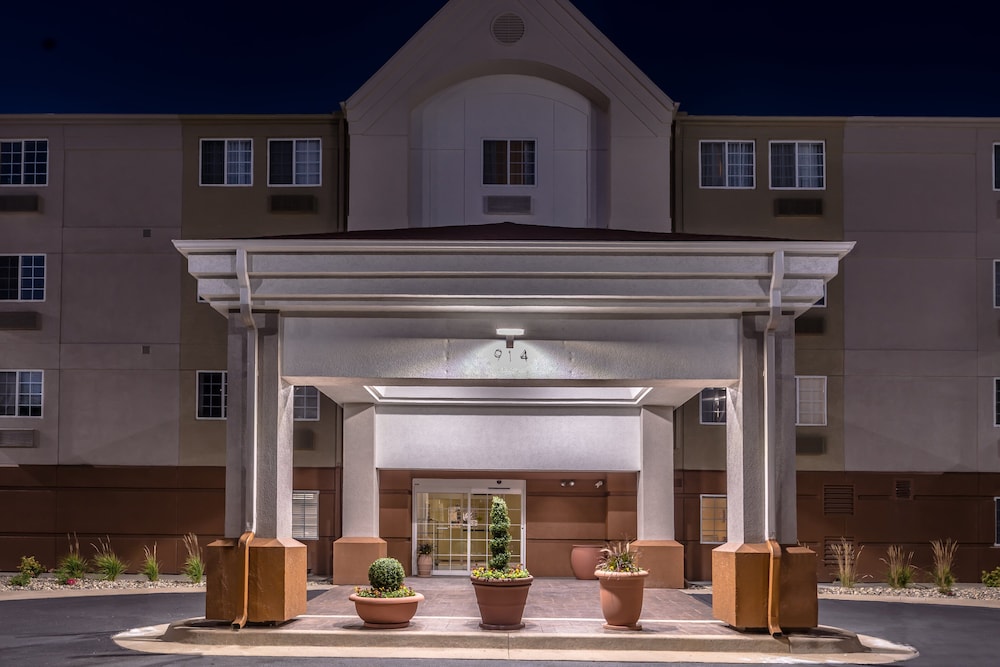 Candlewood Suites Topeka 3/49
