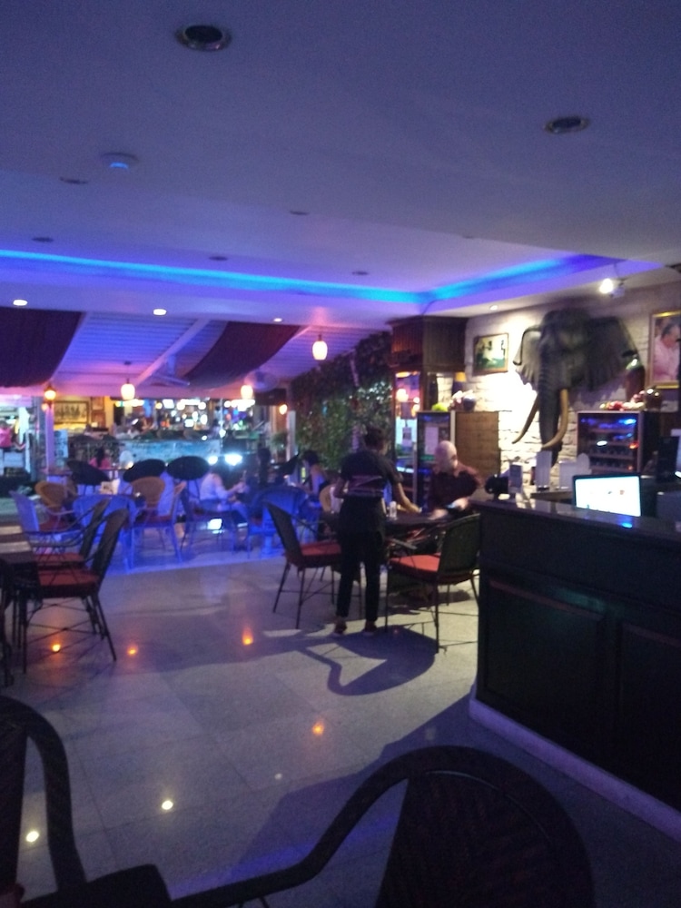 Zip Lounge And Apartments ( Ex. Zip Hotel & Bar) 30/36
