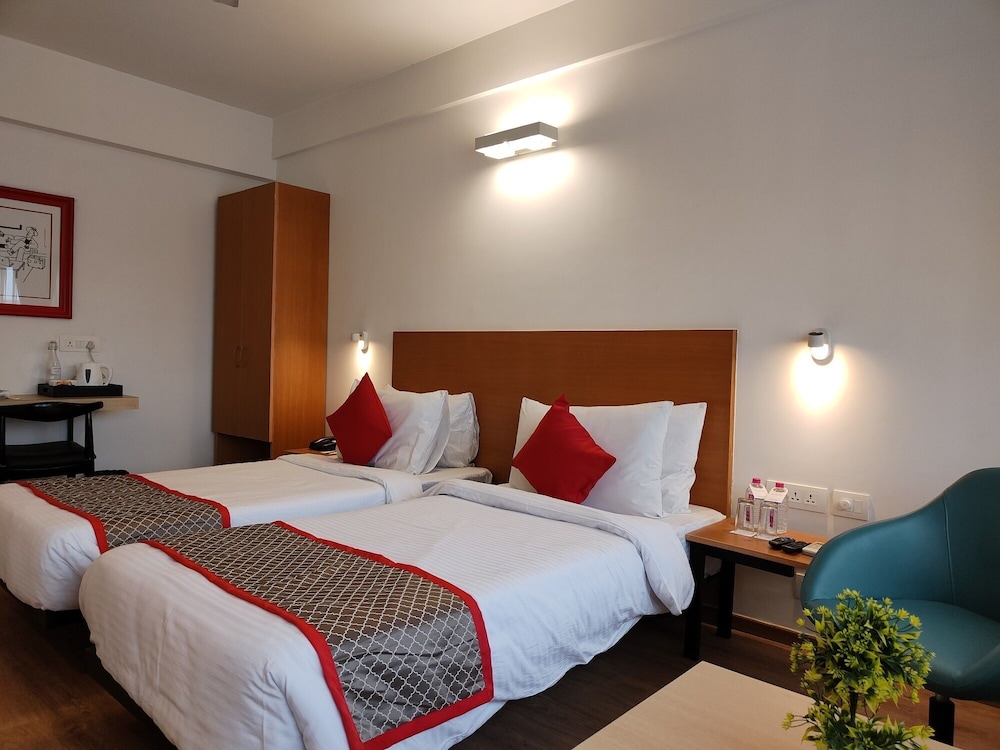 Kanak Beacon Hotel Ahmedabad 13/41
