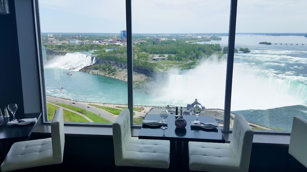 The Tower Hotel Fallsview 19/50