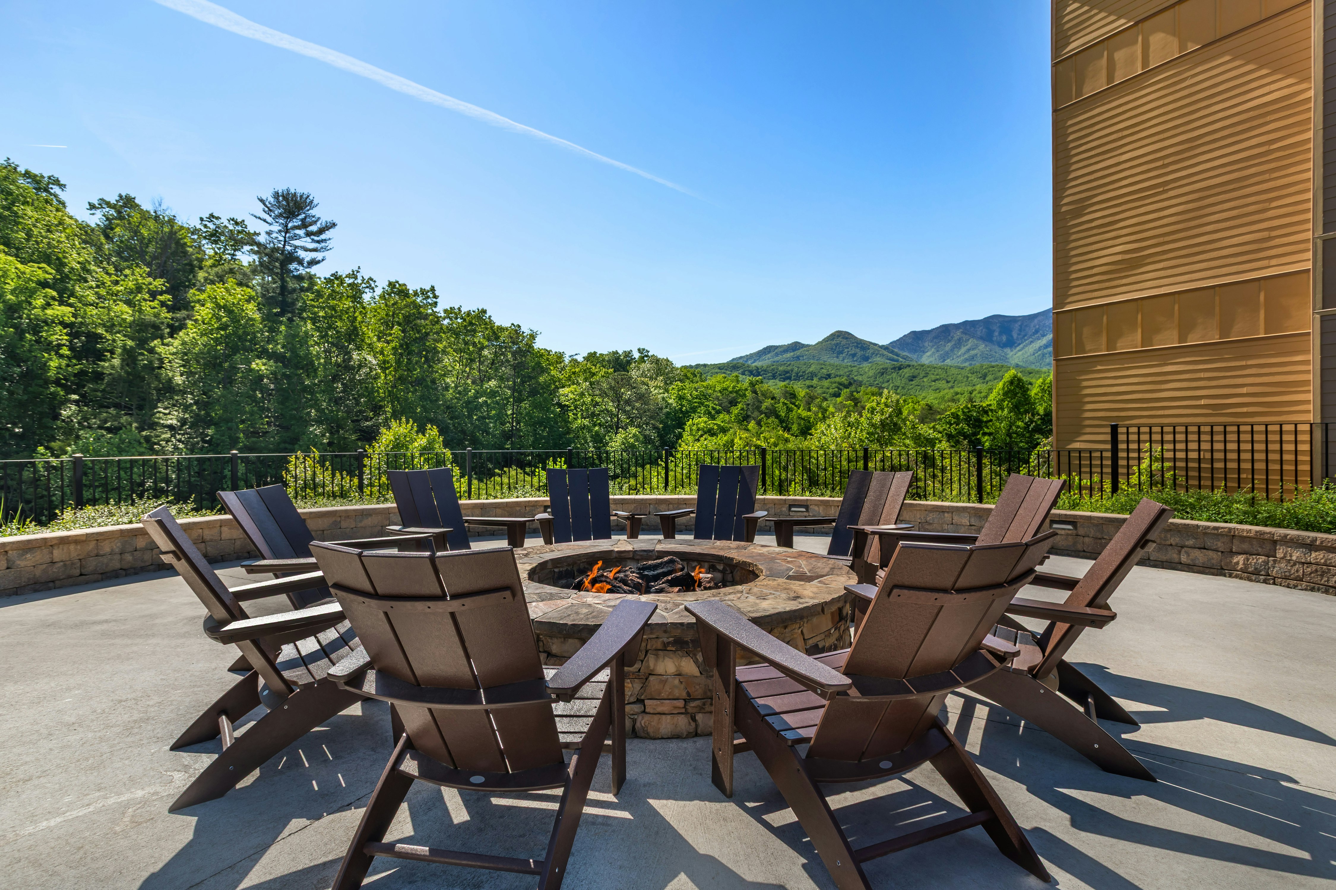 Hilton Vacation Club MountainLoft Gatlinburg 21/42