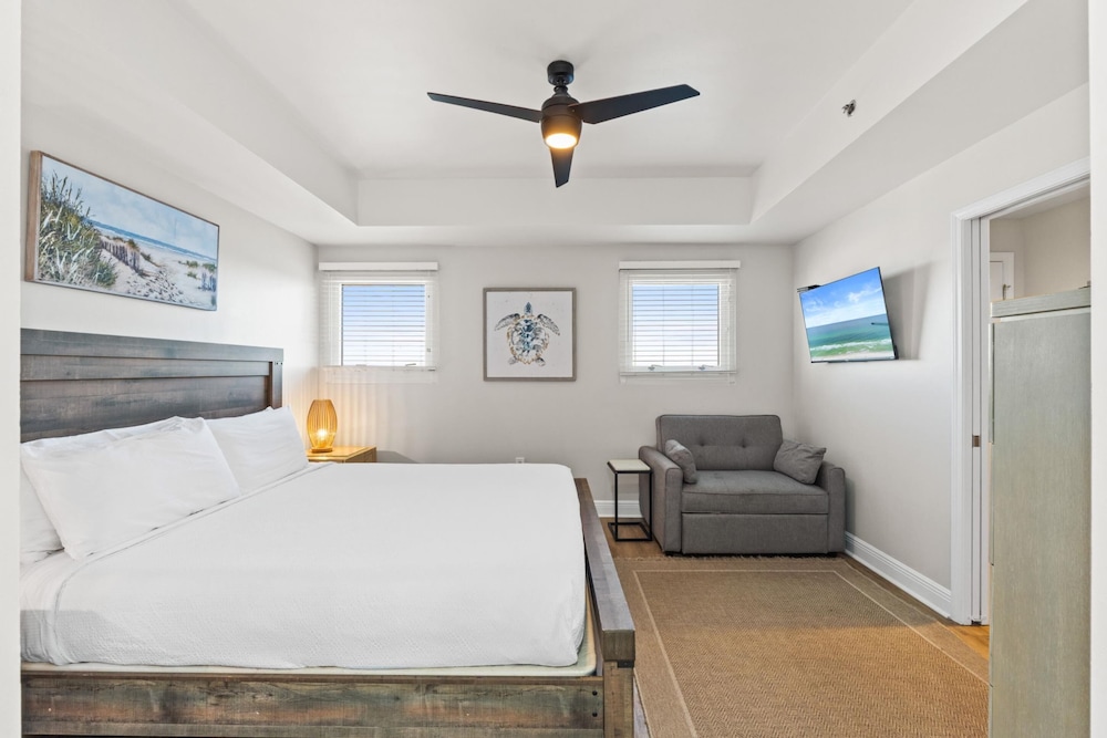 STUDIO, BEACH FRONT, OCEAN VIEW