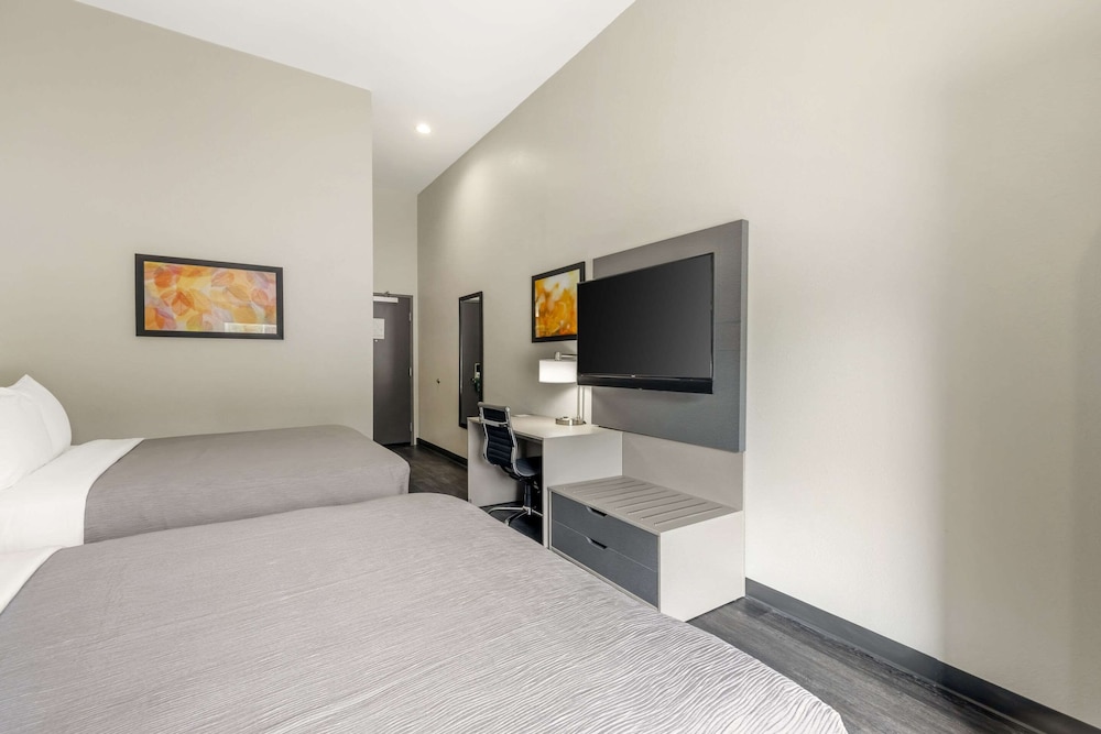 Quality Inn and Suites Joelton Nashville, TN 24/44