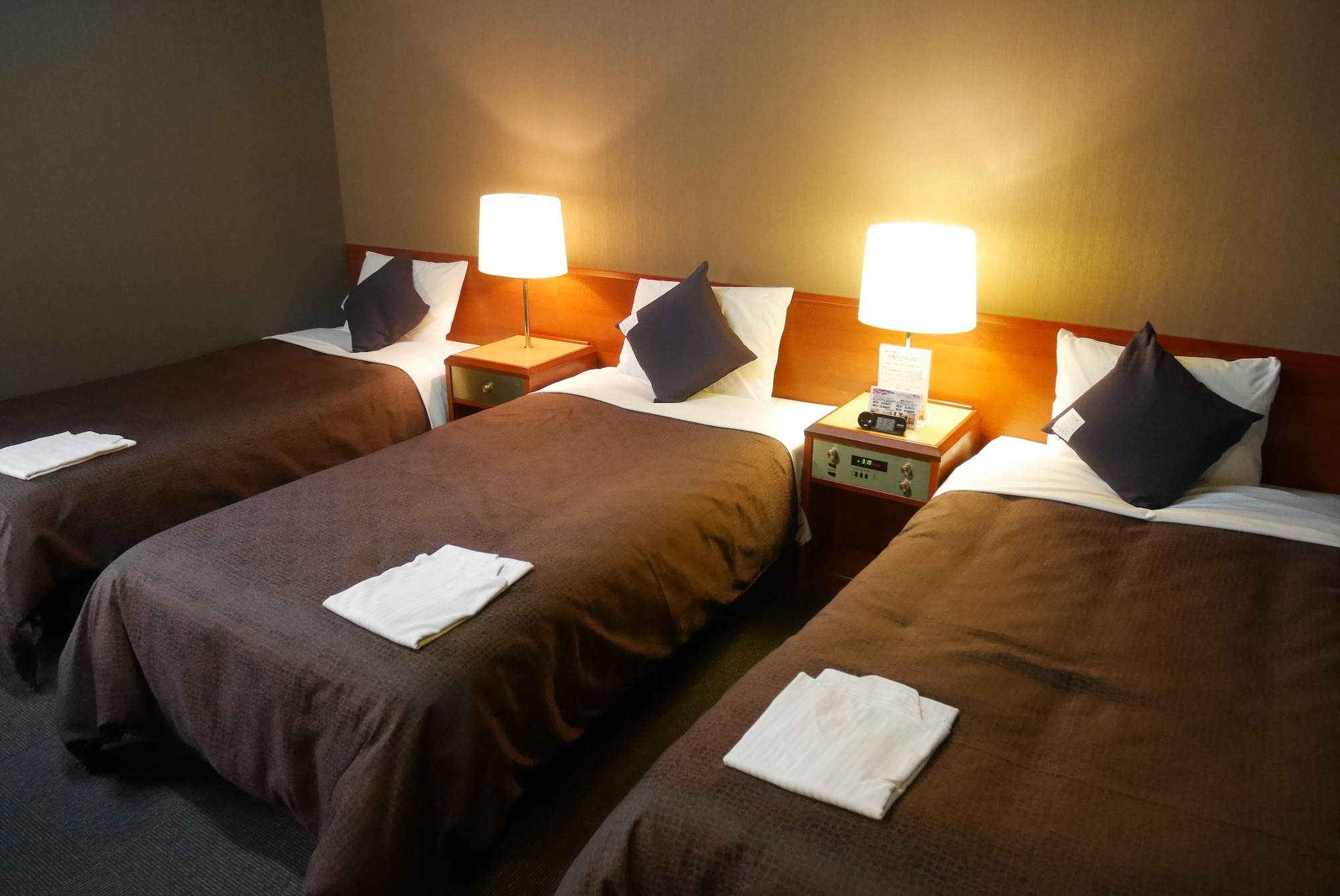 ROOM, TRIPLE