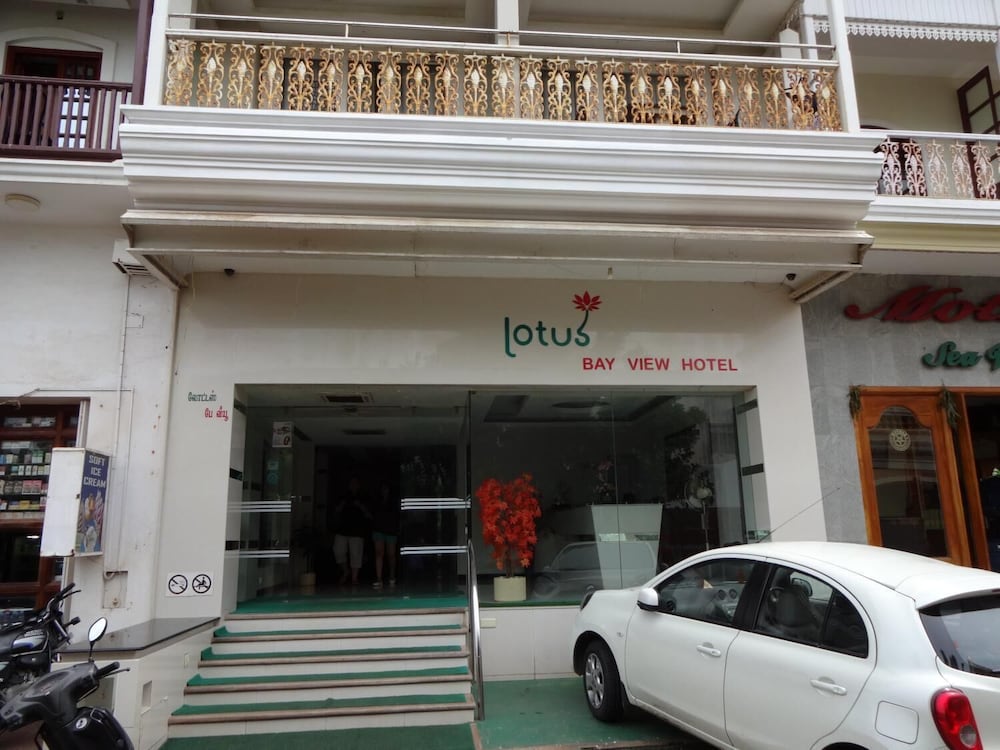 Lotus Bay View Hotel 2/25