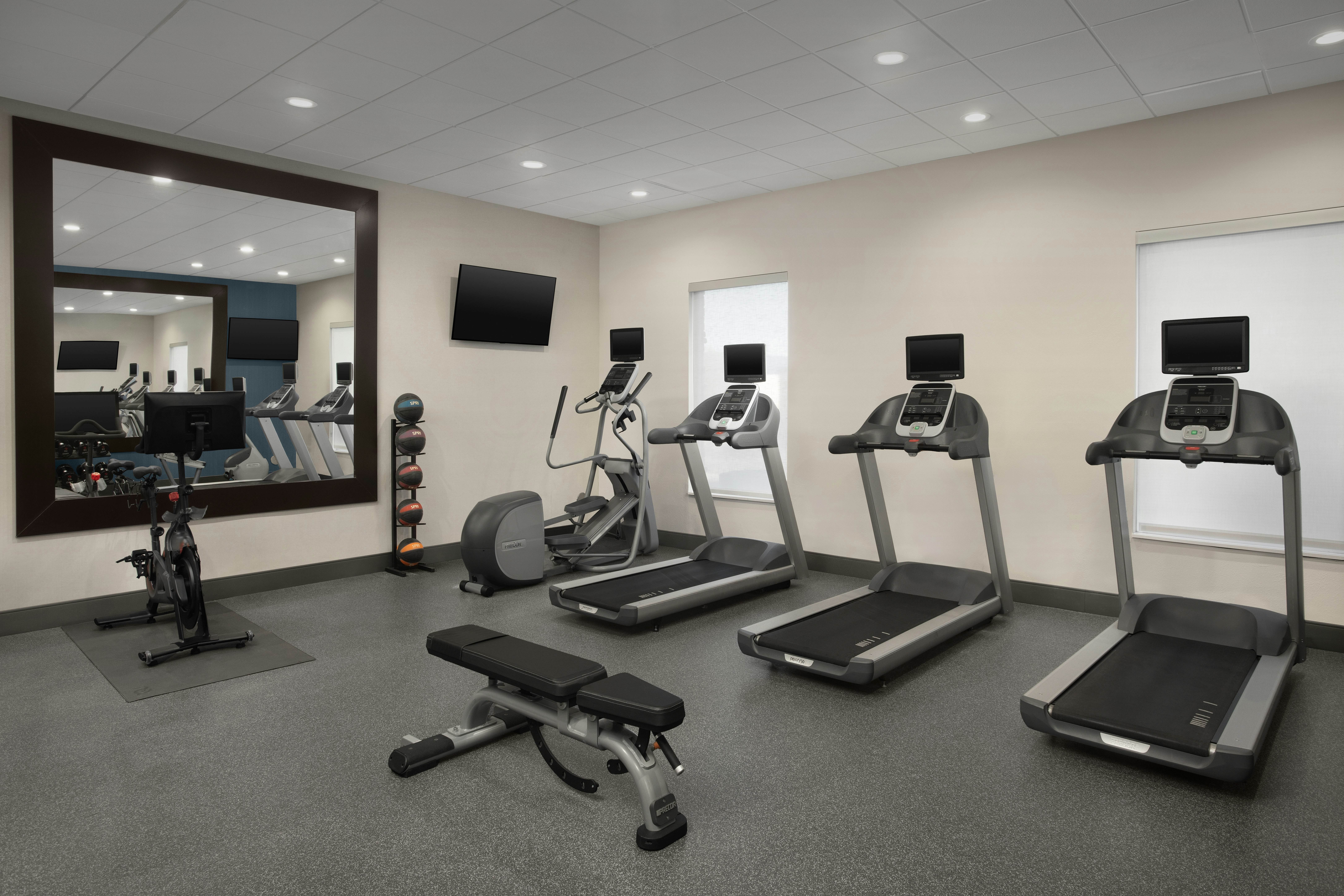 Hampton Inn & Suites Fayetteville 28/46