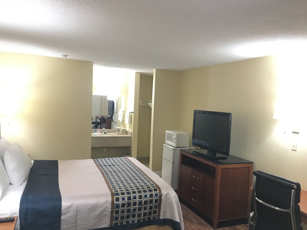 Navasota Inn 16/25