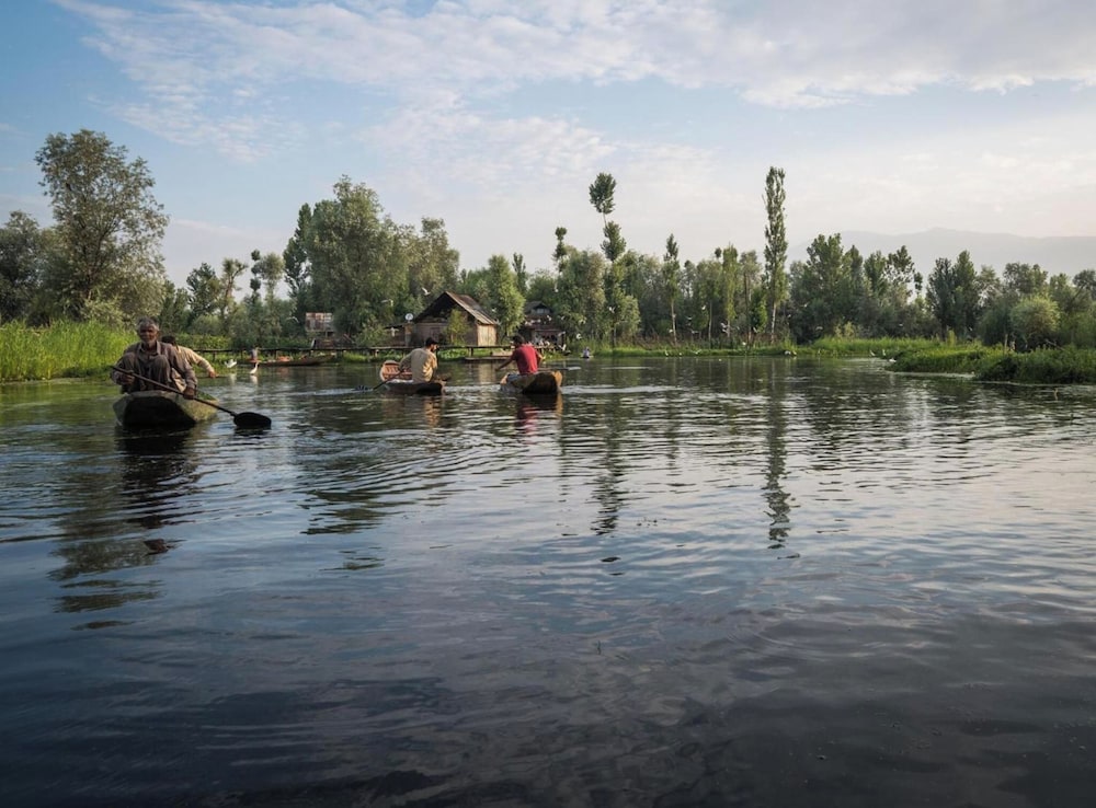 WelcomHeritage Gurkha Houseboats 24/35