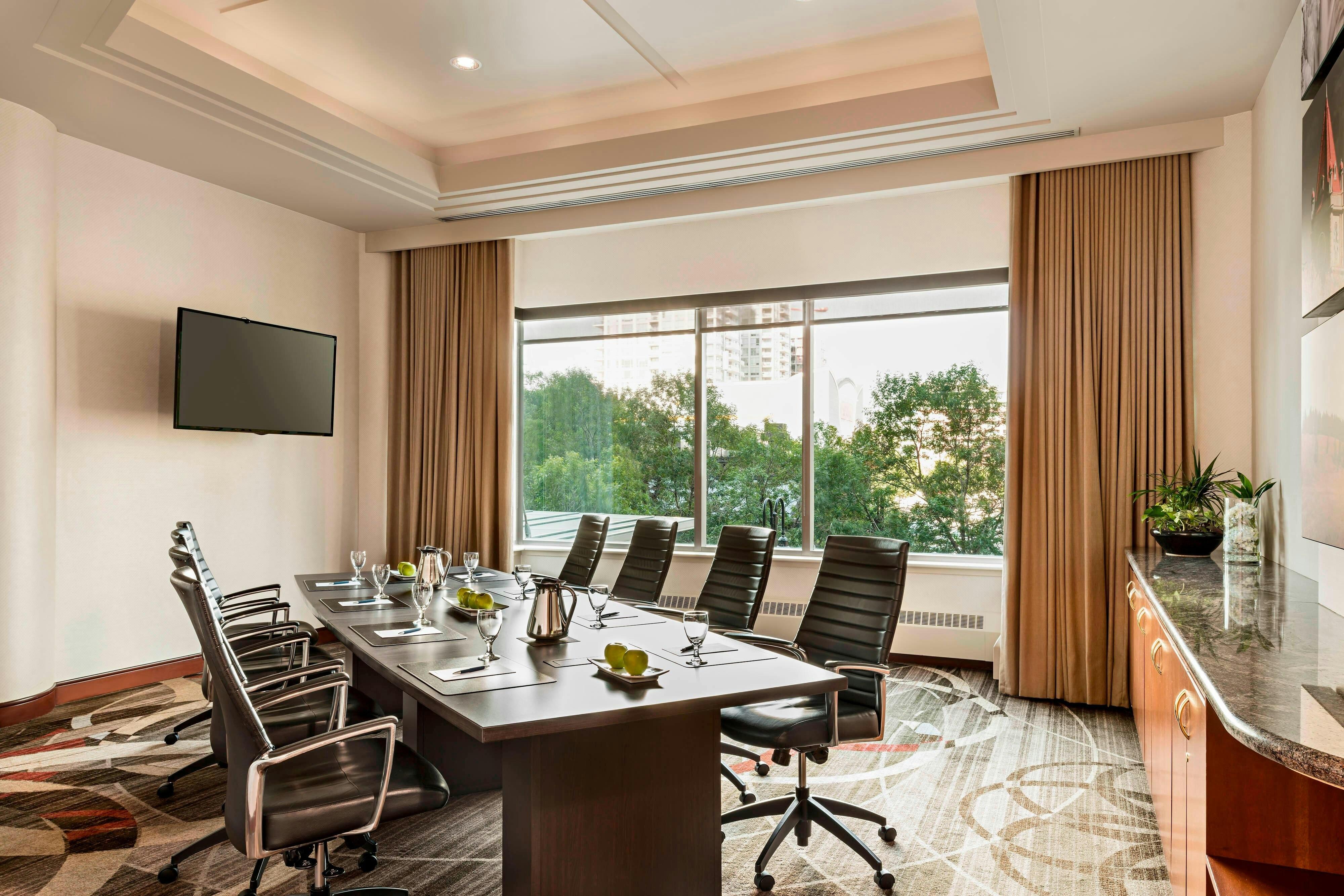 Sheraton Suites Calgary Eau Claire 47/52