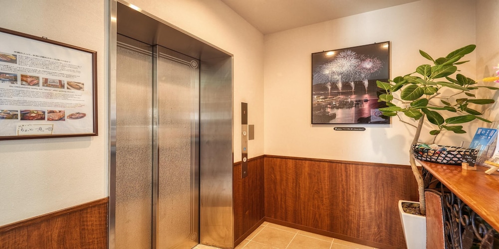 Seaside Condominium Rana Chatan 10/73