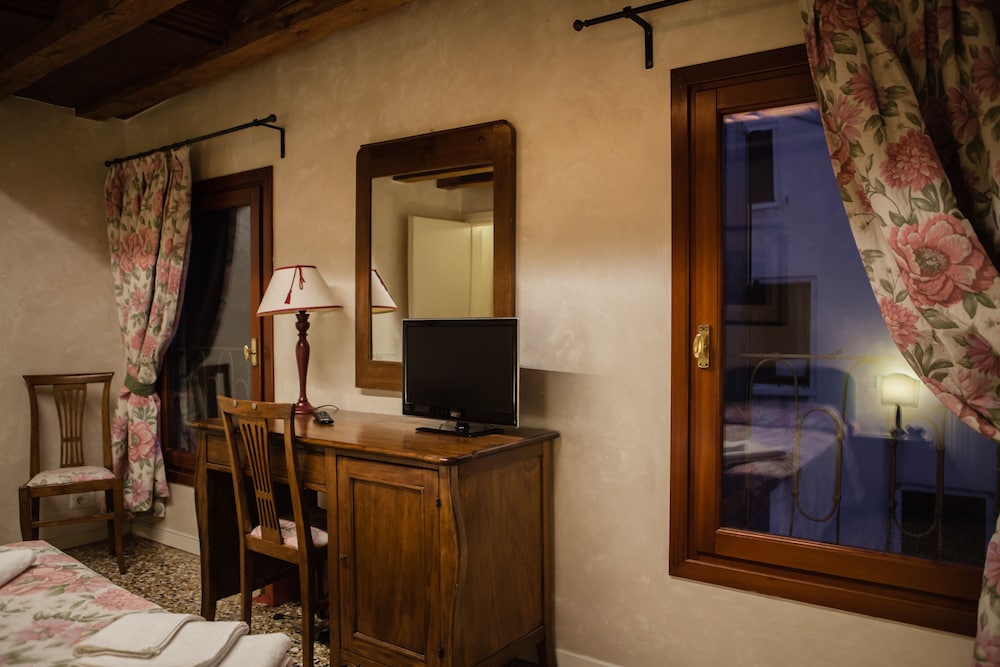 Locanda Ai Santi Apostoli 3/50