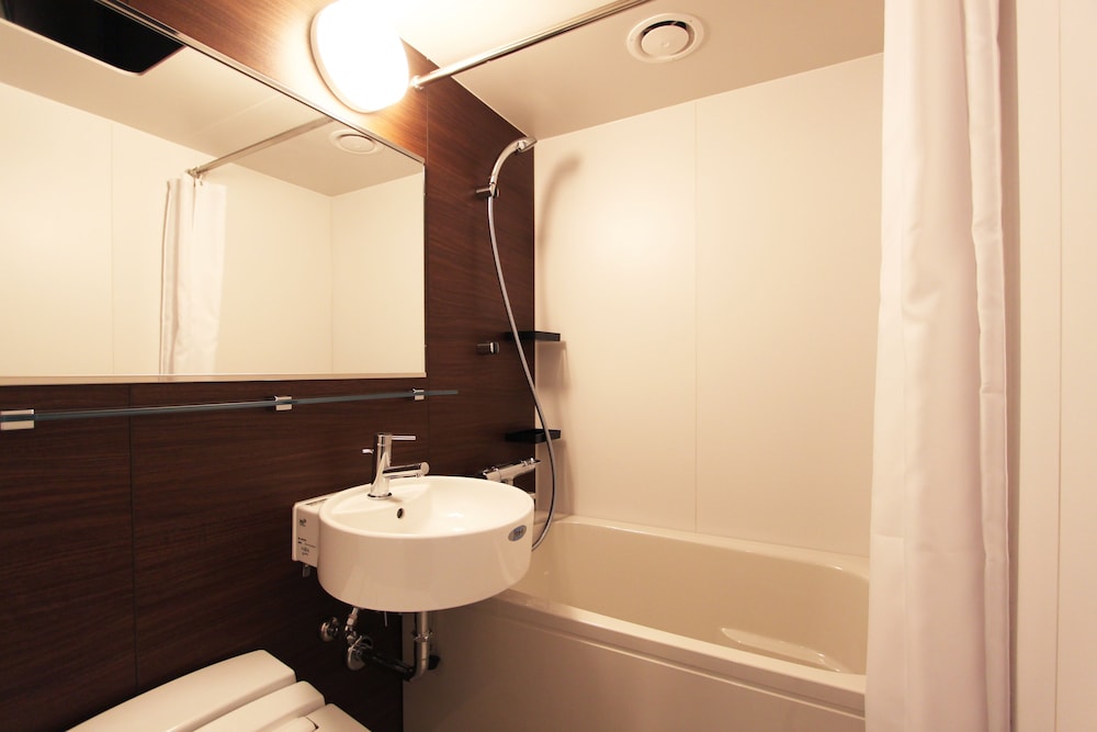 Smile Hotel Premium Osaka Hommachi 16/58