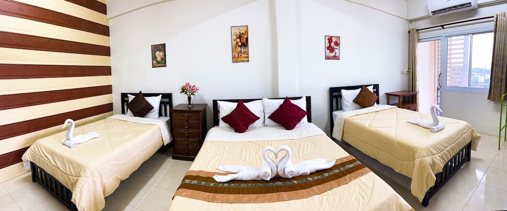 Rueangrat Hotel 16/51