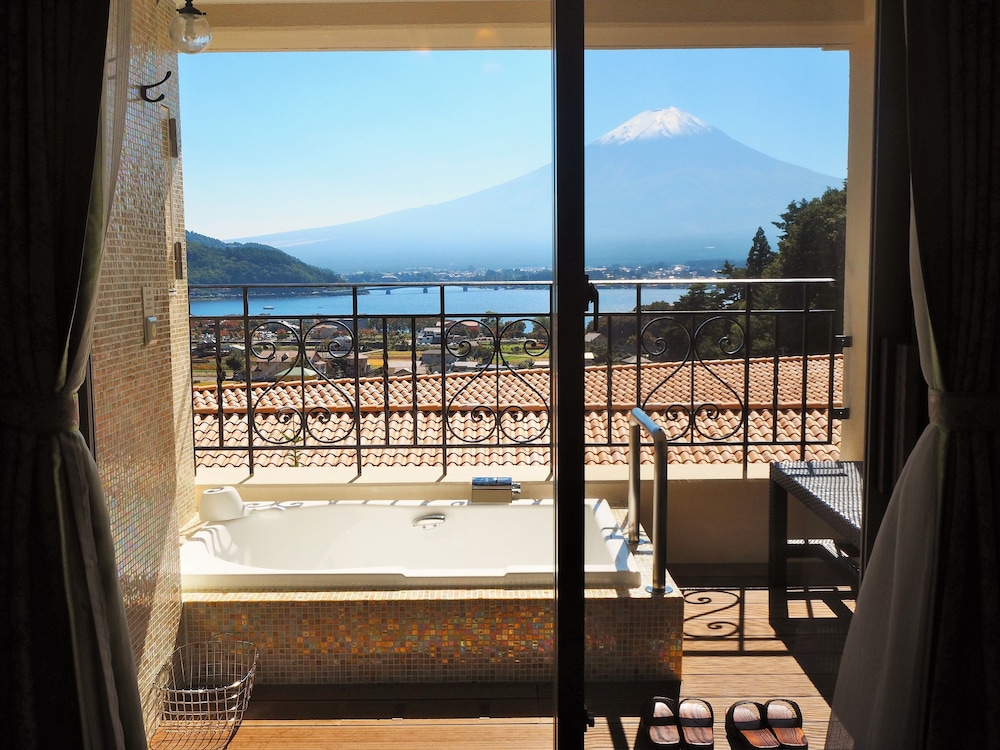 La Vista Fuji-Kawaguchiko 8/24