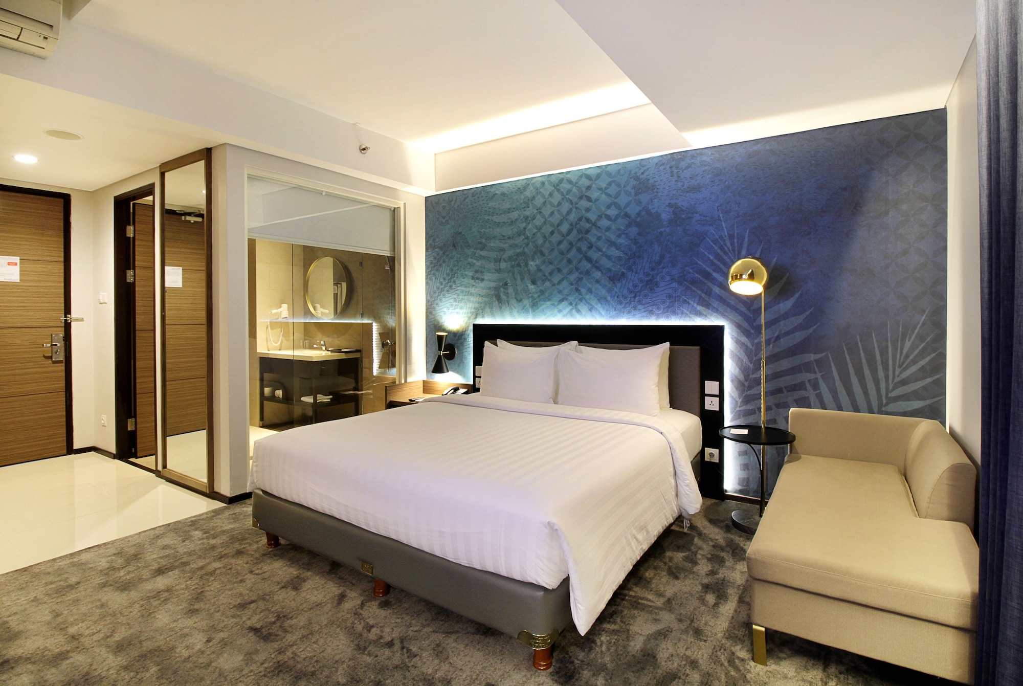 غرفة غراند بسرير كوين للمدخنين، Swiss-Belinn Airport Surabaya 2/4