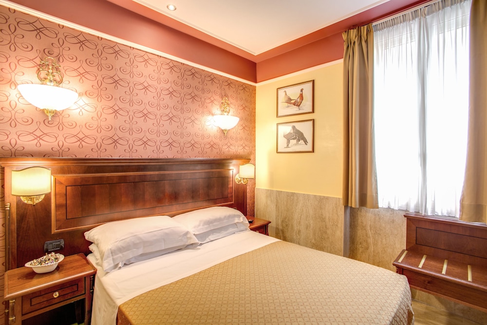 Aurelius Art Gallery Hotel 19/54