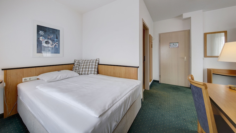 Airport Hotel Stetten 8/23