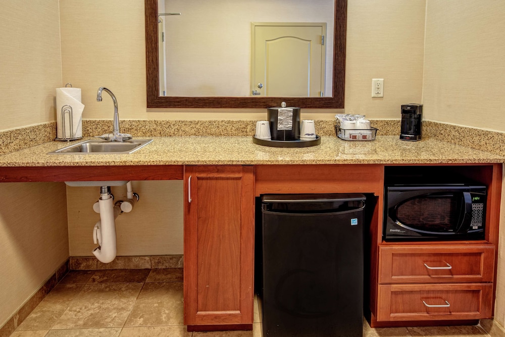 Hampton Inn Suites Minneapolis St Paul Arpt-Mall of America 40/44