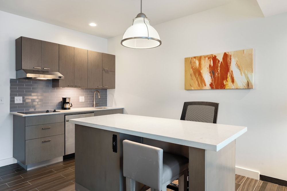 Hyatt House Orlando International Drive 9/60