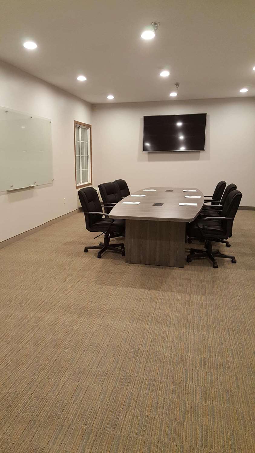 Country Inn & Suites By Radisson, Elk River, MN 16/20