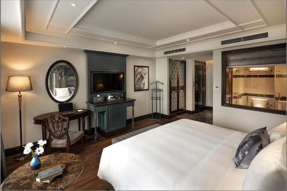 Meritel, Suite, King Bed