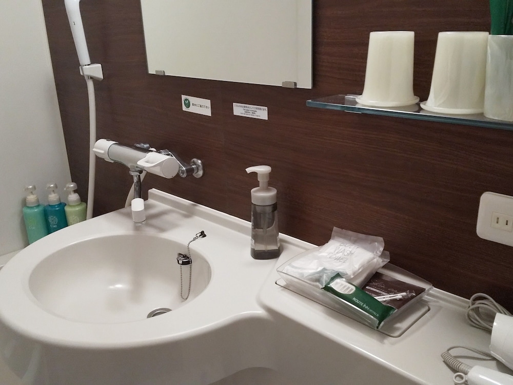 Hotel Route-Inn Ishioka 37/38
