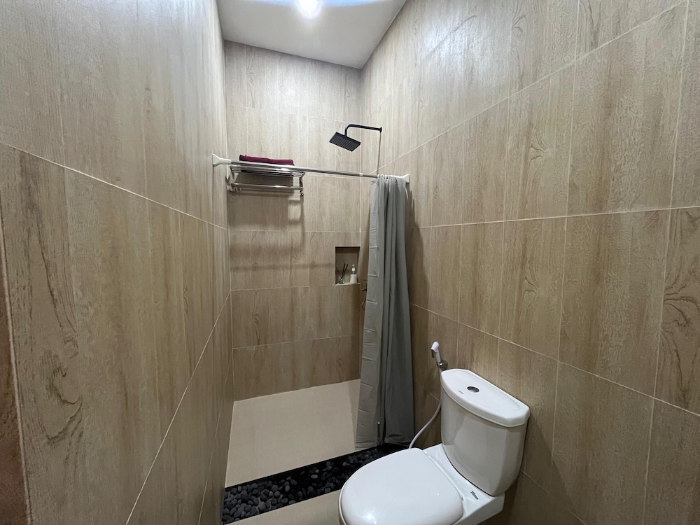 Clover Homestay 63/65