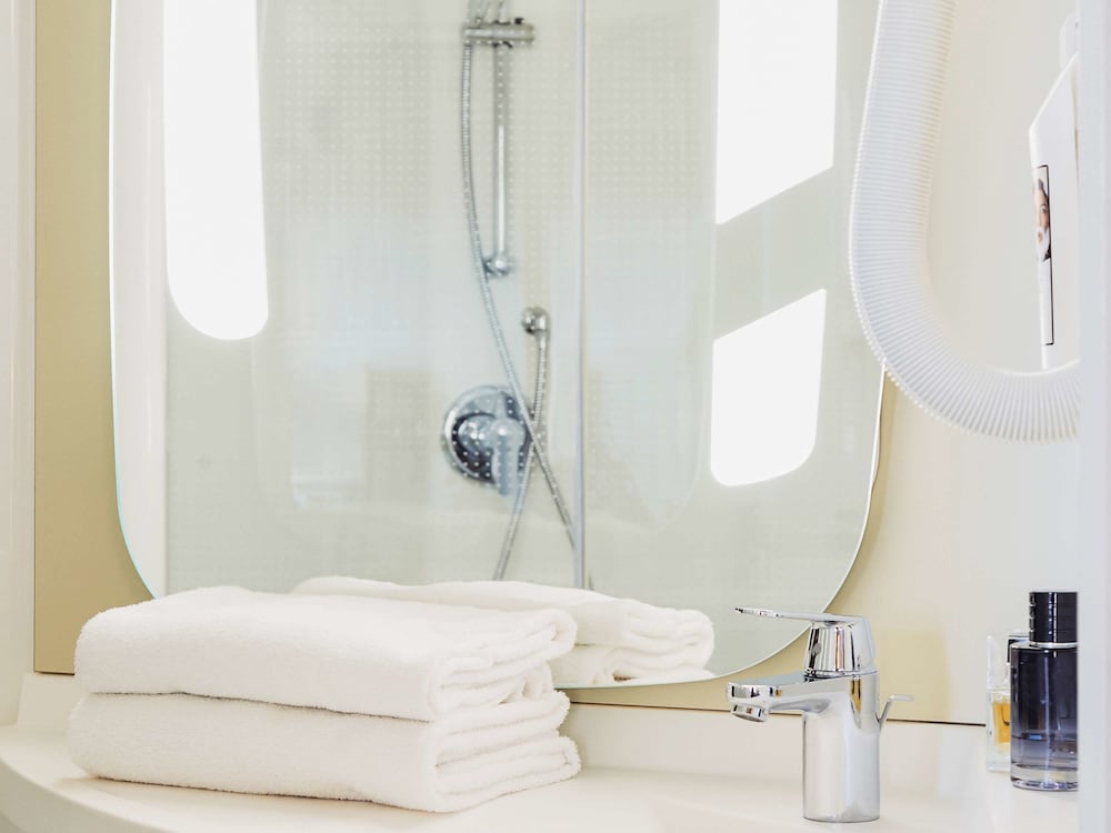 Ibis La Ciotat 21/74