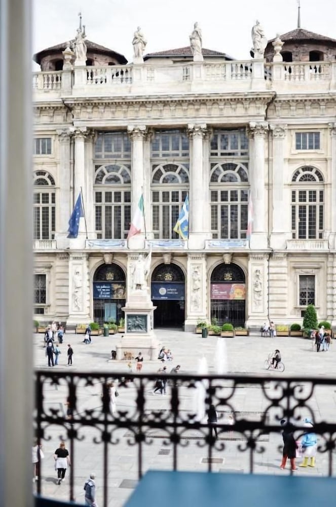 Piazza Castello Suite 1/50