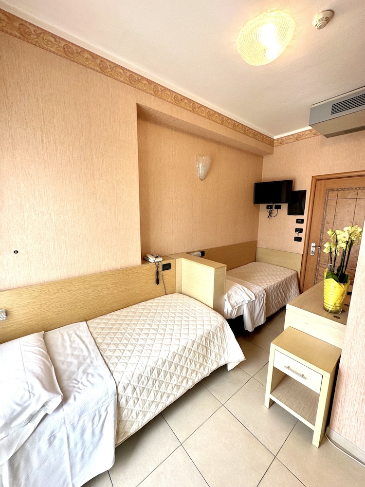 ECONOMY, SINGLE, SINGLE BED