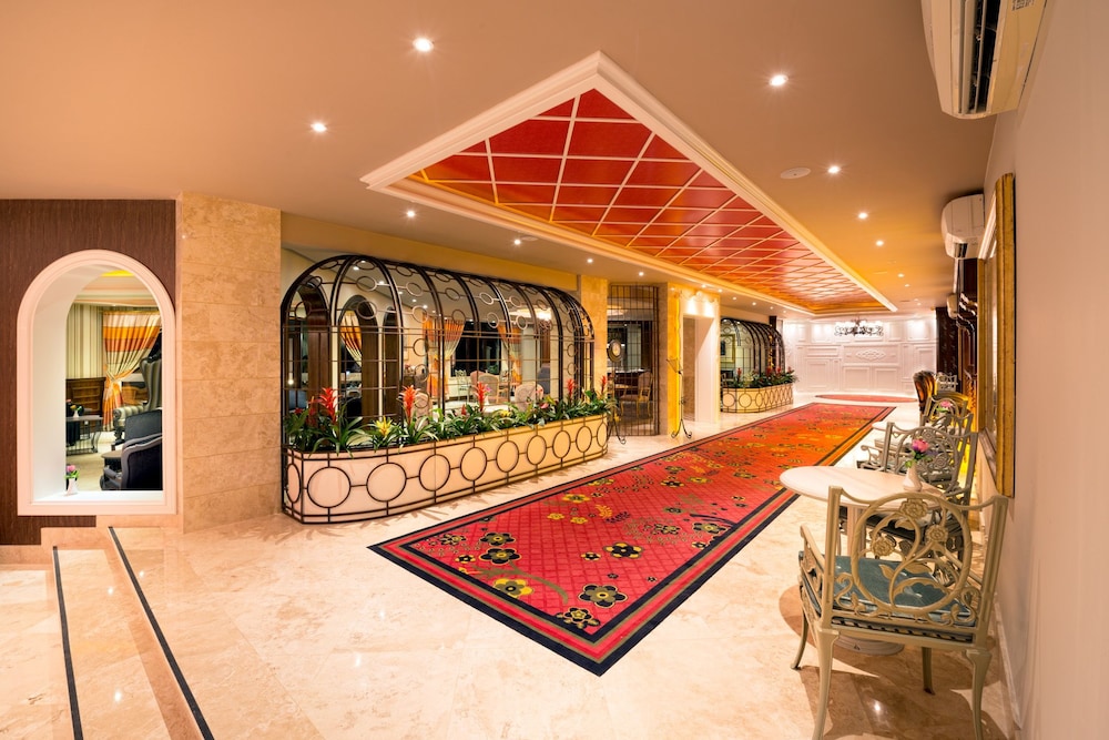 Lobby at The Olive Tree Hotel, Çatalköy