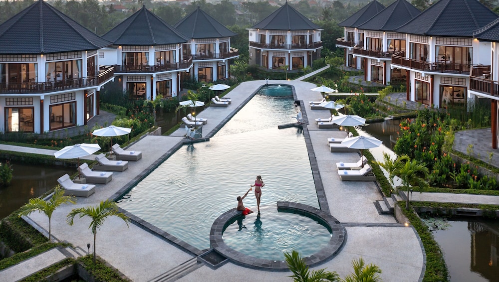 Swan Paradise A Pramana Experience 42/50