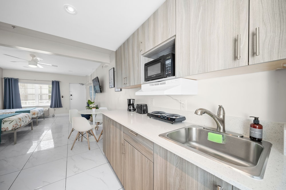 Samantha Apartments by Lowkl 44/46