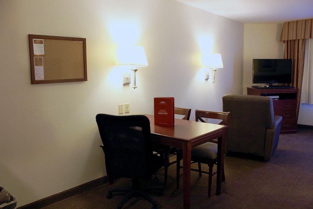 MainStay Suites Fitchburg Madison 39/44