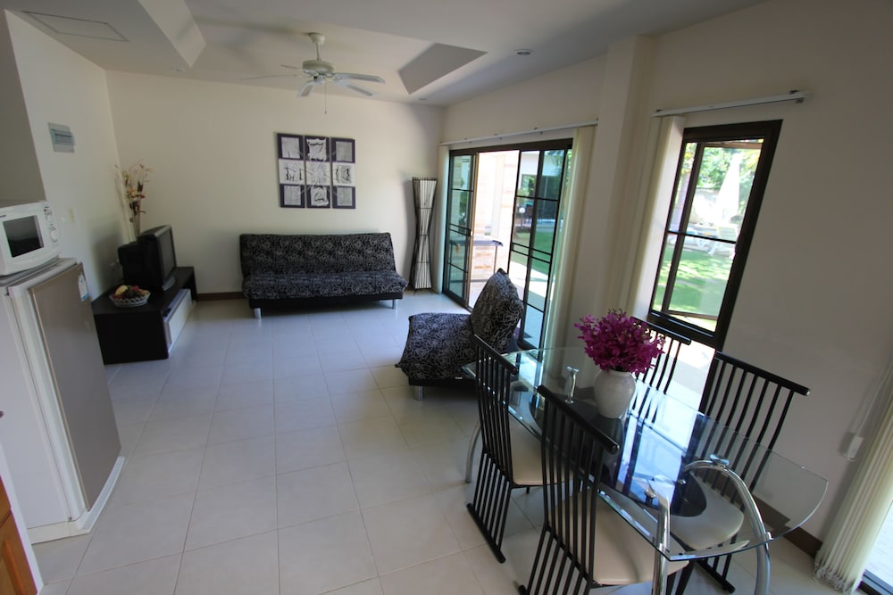 BABYLON POOL VILLAS 18/21