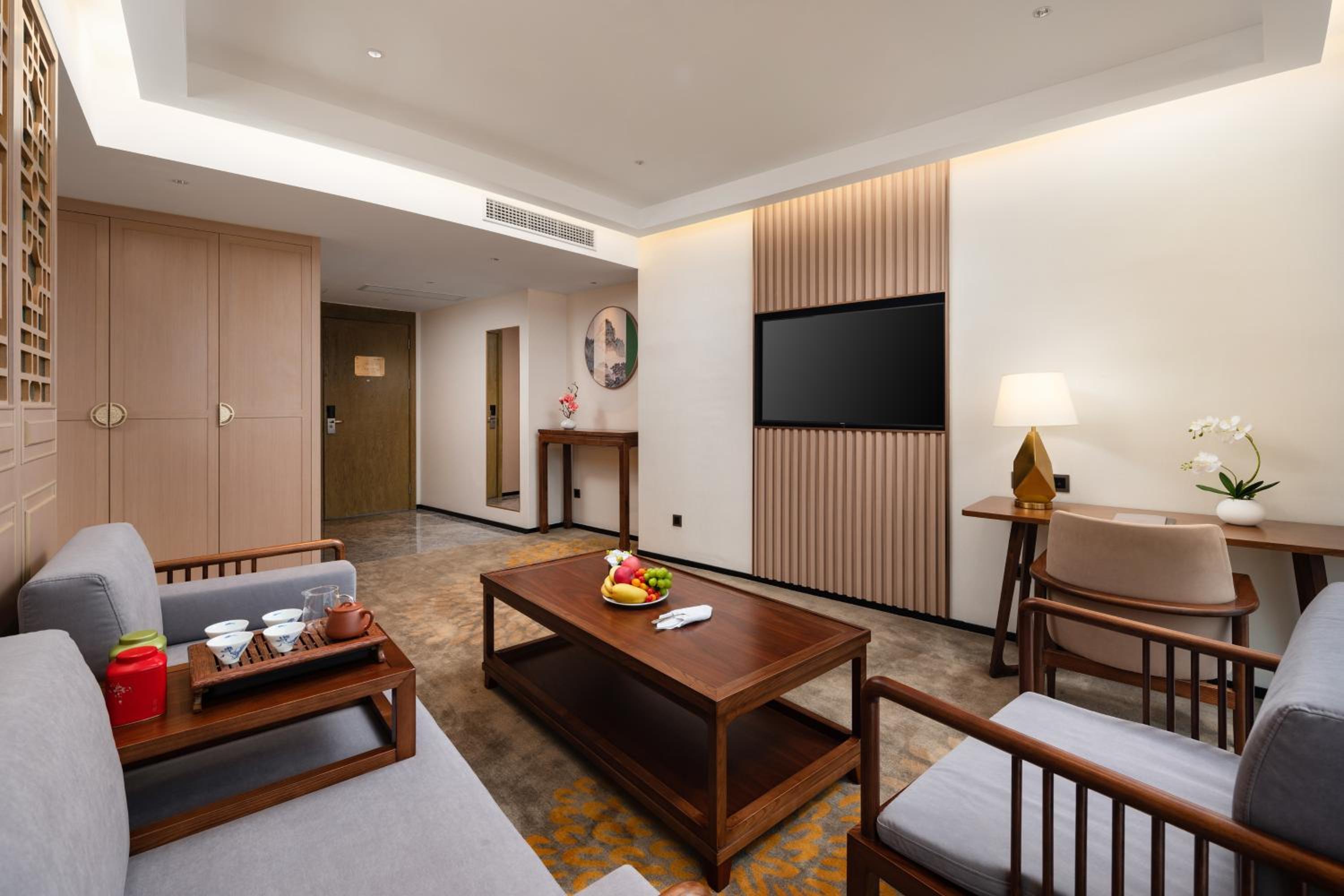 MEHOOD LESTIE HOTEL 32/53