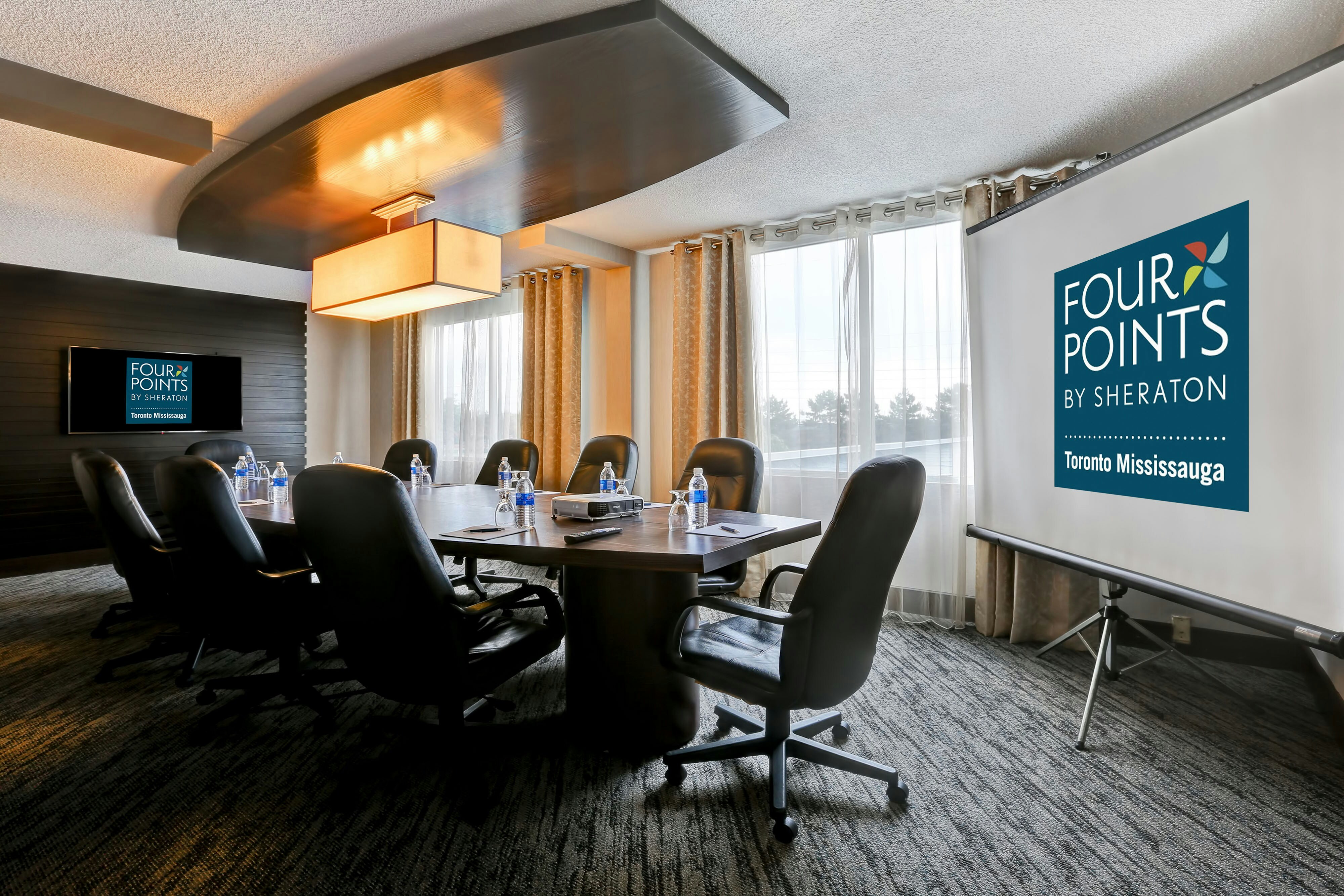 Four Points By Sheraton Toronto Mississauga 13/18