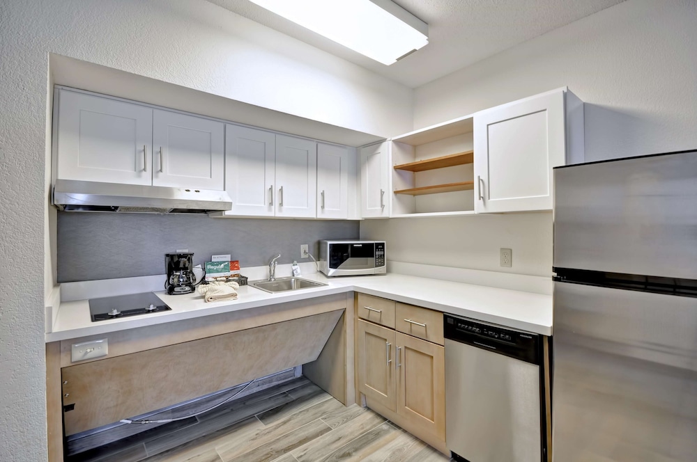 Homewood Suites by Hilton Boston-Peabody 7/55
