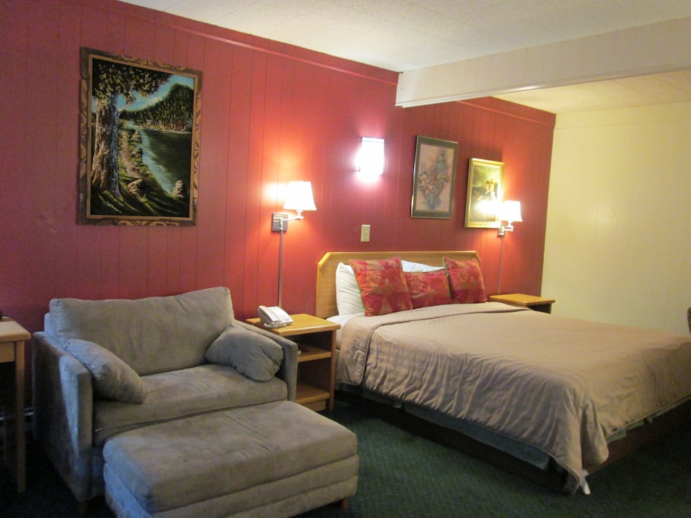 Town House Motel Inc 13/33