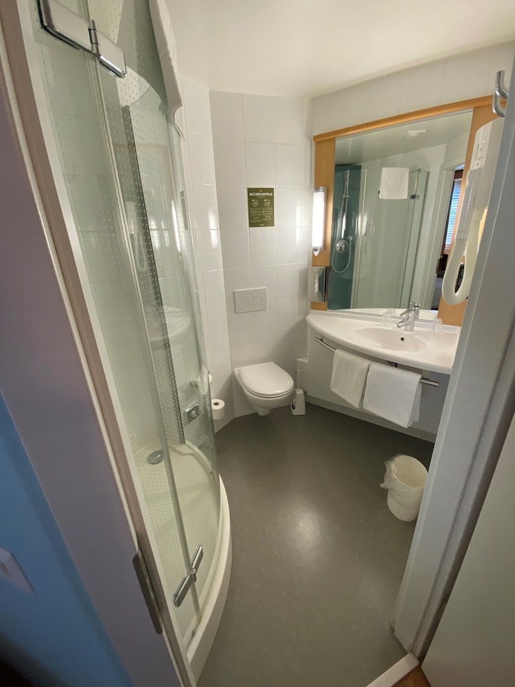 Ibis Geneve Centre Nations 17/70