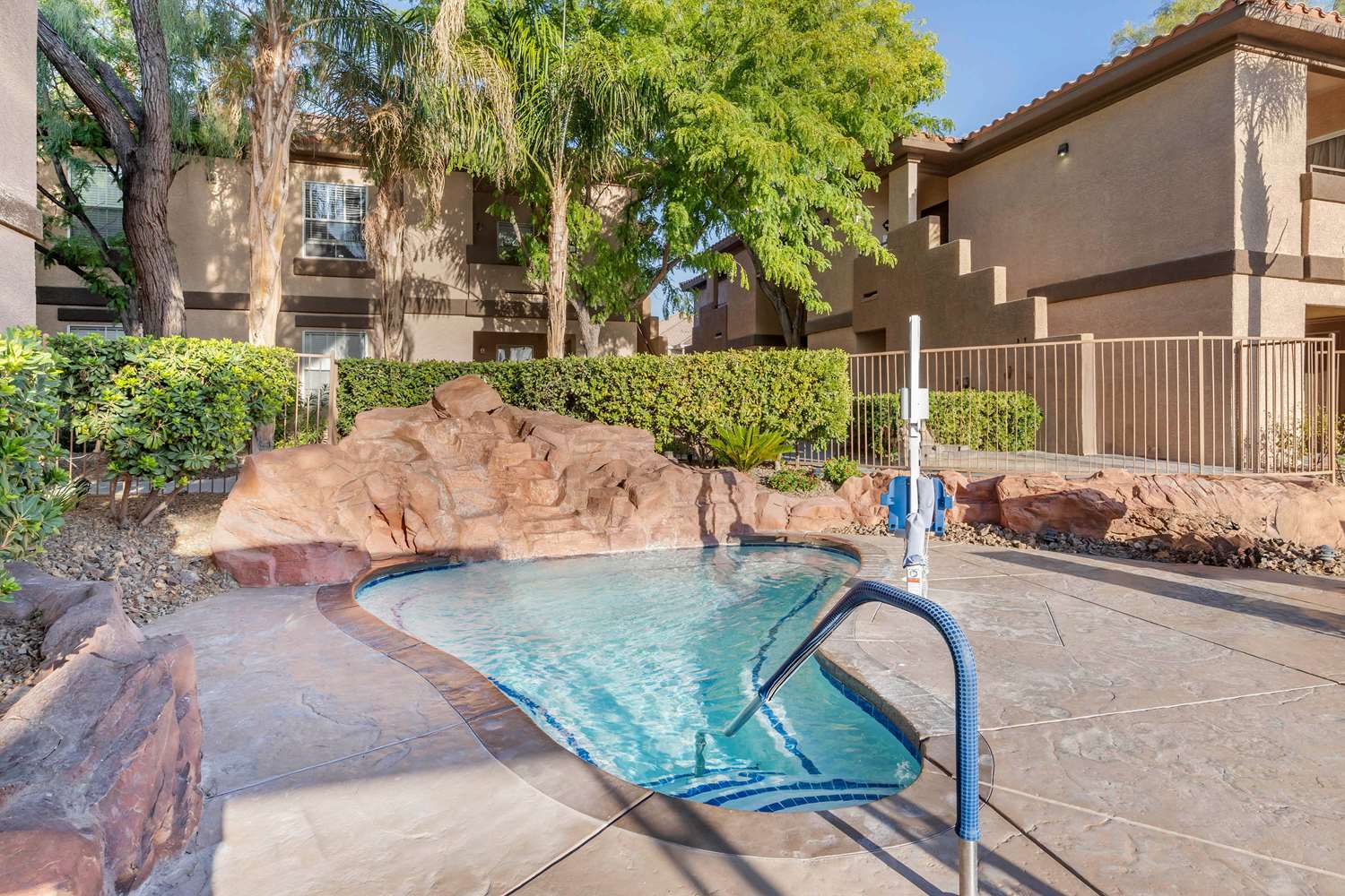 Hilton Vacation Club Desert Retreat Las Vegas 8/19