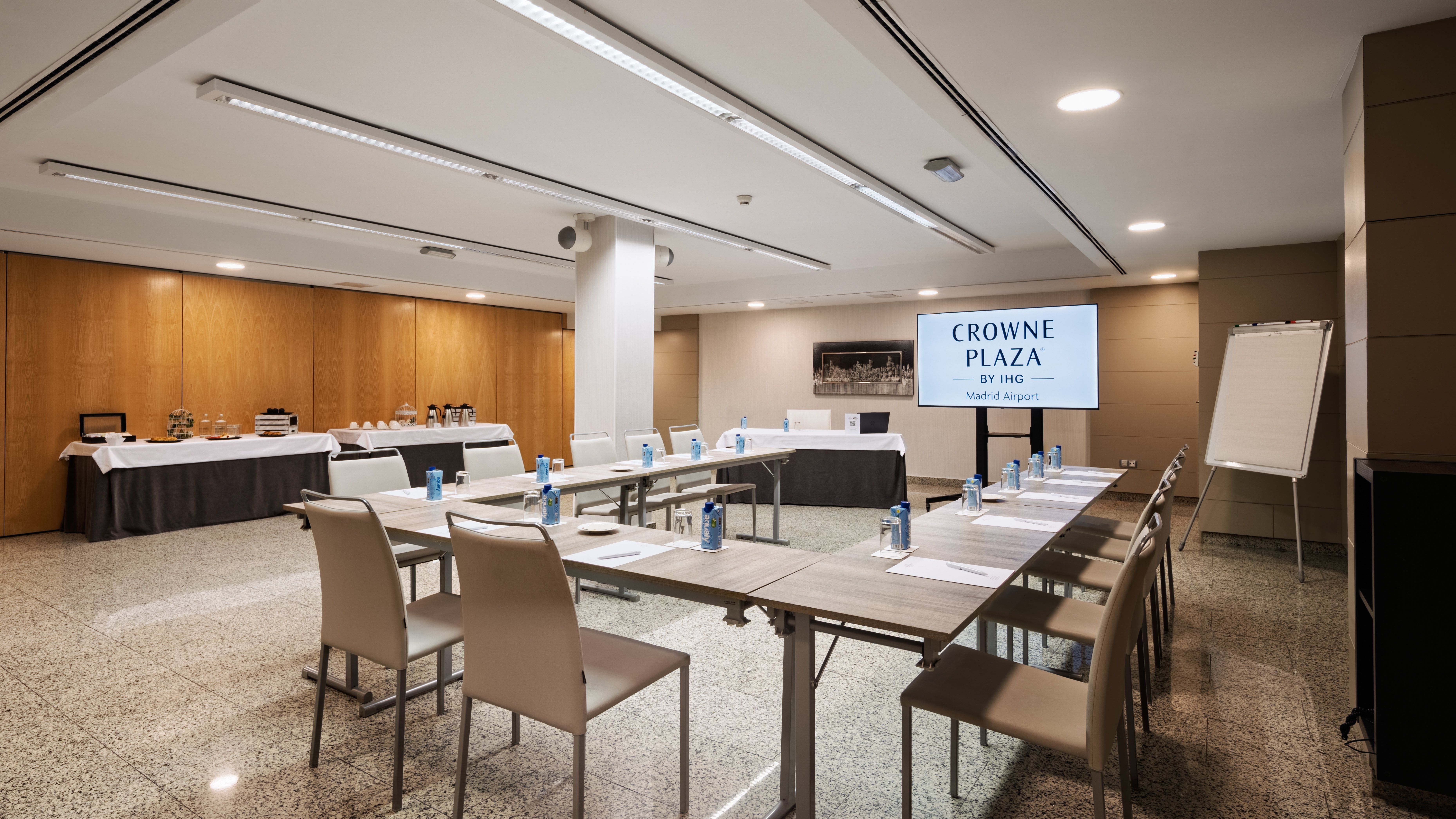 Crowne Plaza Madrid Airport Hotel 63/76