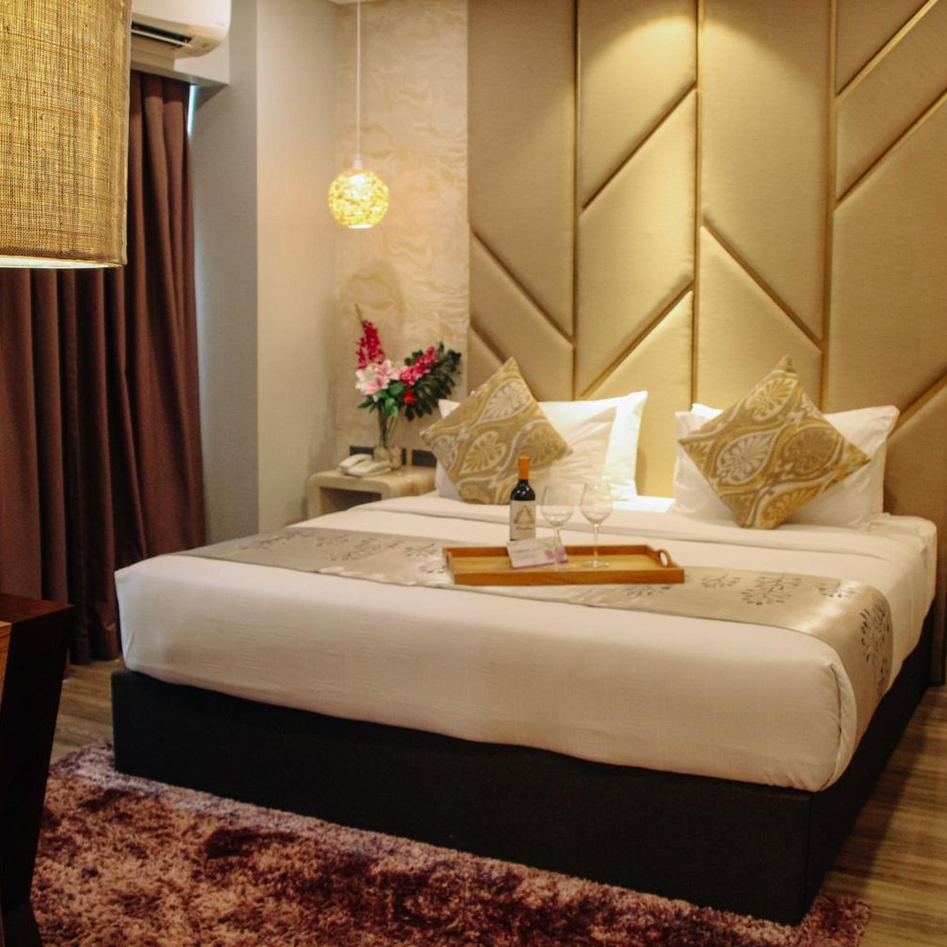 SUPERIOR, KING BED