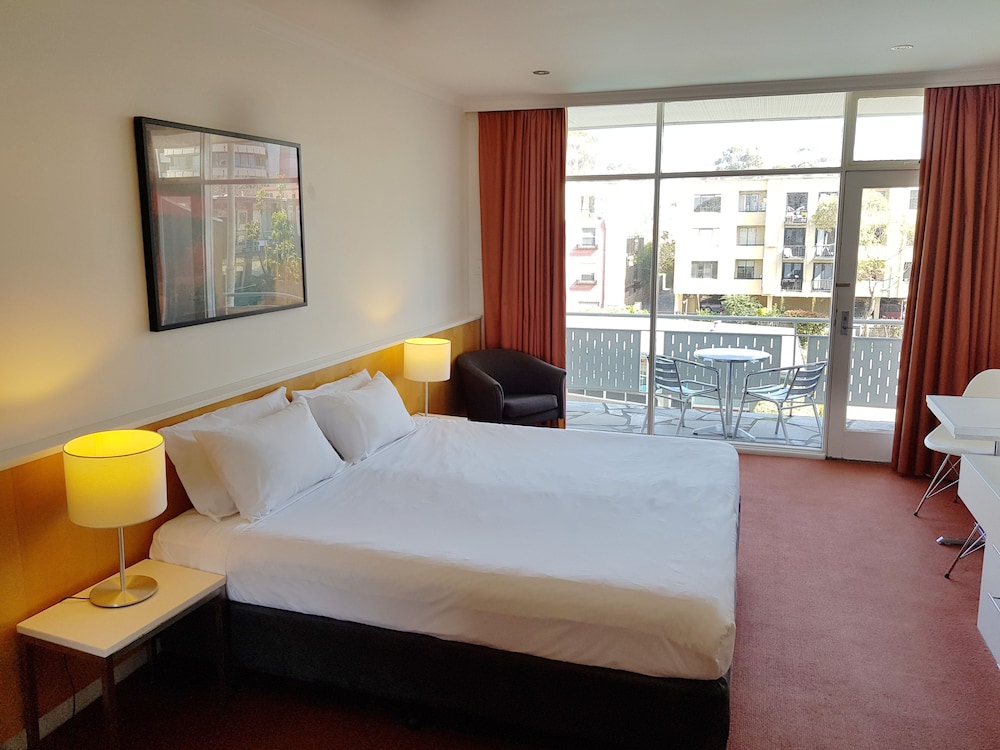 The Parkmore Hotel 13/45